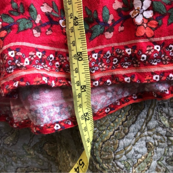 Rollee Flowy Red Floral Dress - Picture 6 of 7